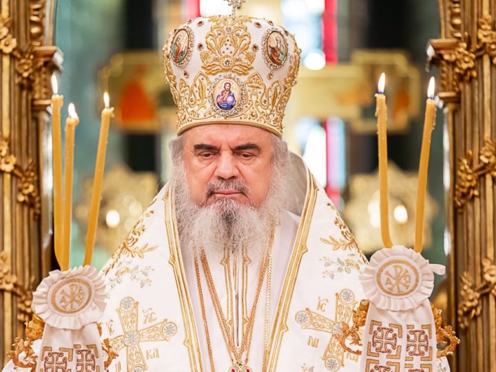 S-a aflat ce salariu are Patriarhul Daniel. Cât primesc preoții în fiecare lună