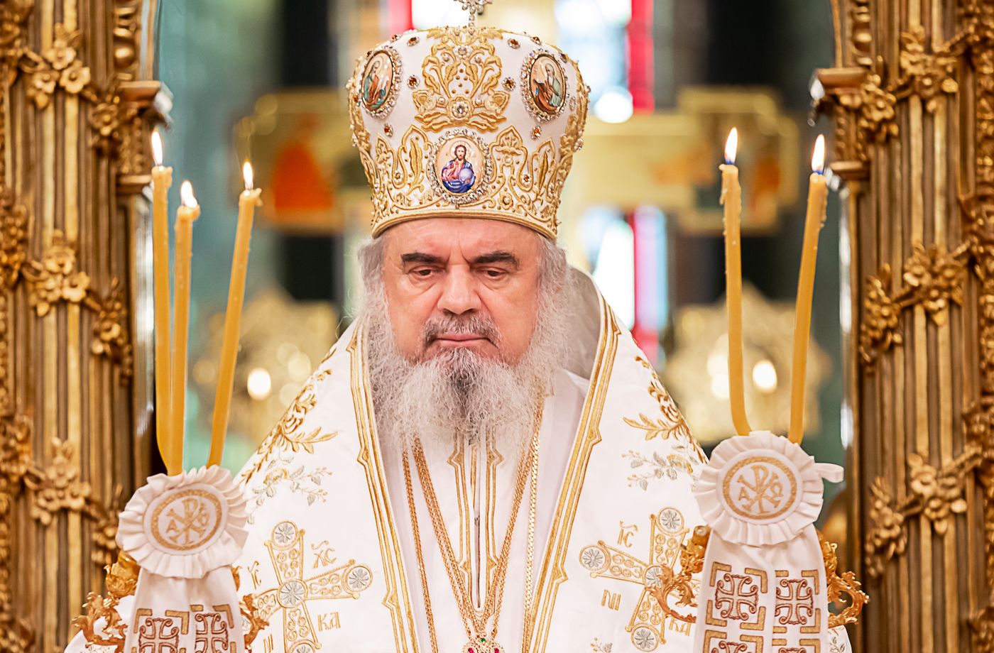 S-a aflat ce salariu are Patriarhul Daniel. Cât primesc preoții în fiecare lună