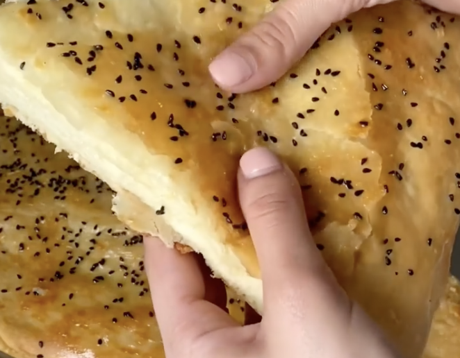 Bint al sahn – o prăjitură cu miere yemenită. Rețetă tradițională rară