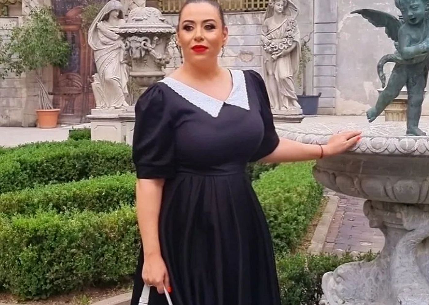 Oana Roman vrea schimbări de look radicale. A început un tratament pentru gușă