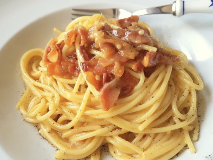 Două rețete de Spaghetti alla carbonara și legenda acestor paste: ar fi fost inventate pentrun soldații americani