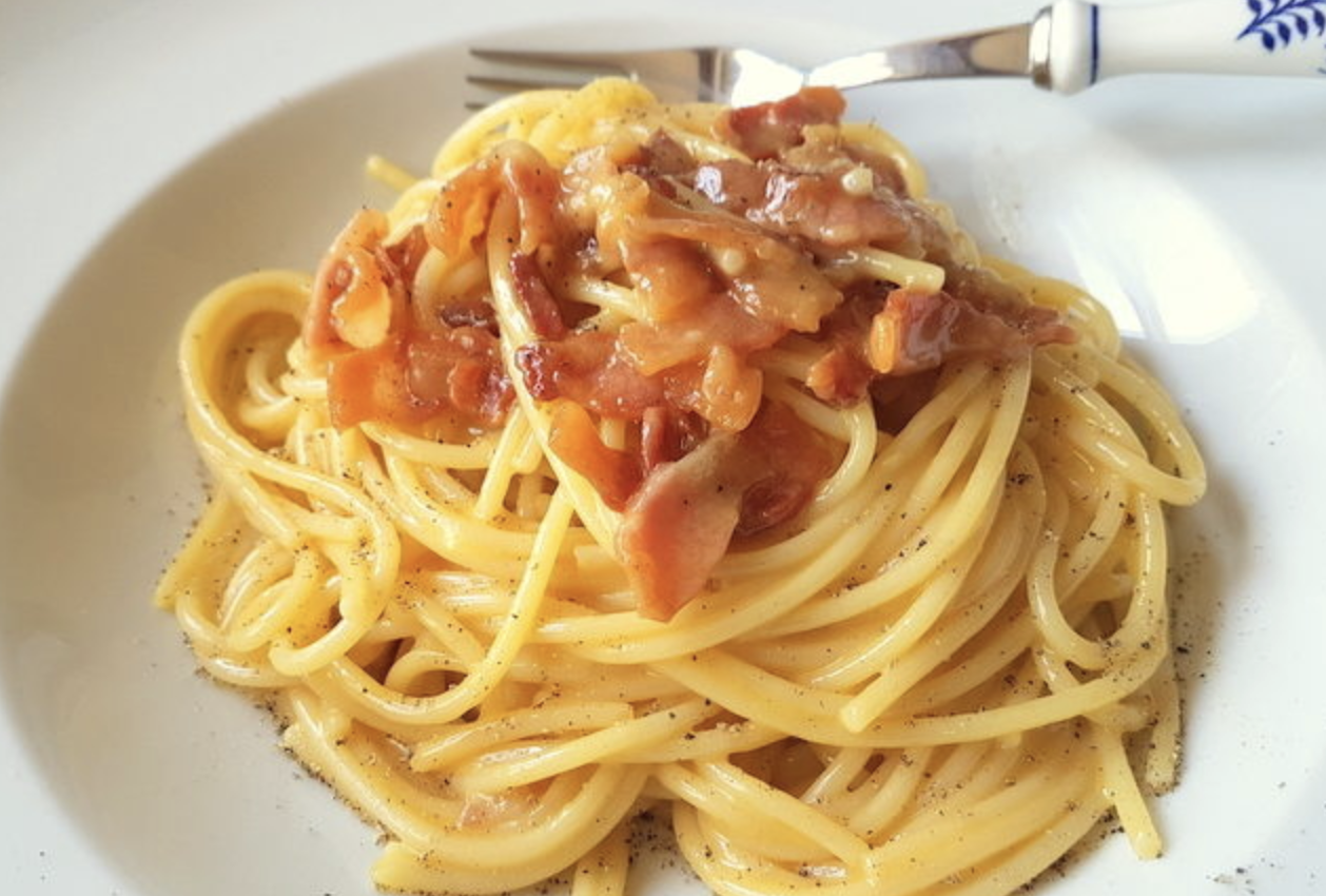 Două rețete de Spaghetti alla carbonara și legenda acestor paste: ar fi fost inventate pentrun soldații americani