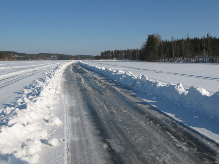 Drumul de gheață, singurul unde cea mai important regulă de circulație este interzisă