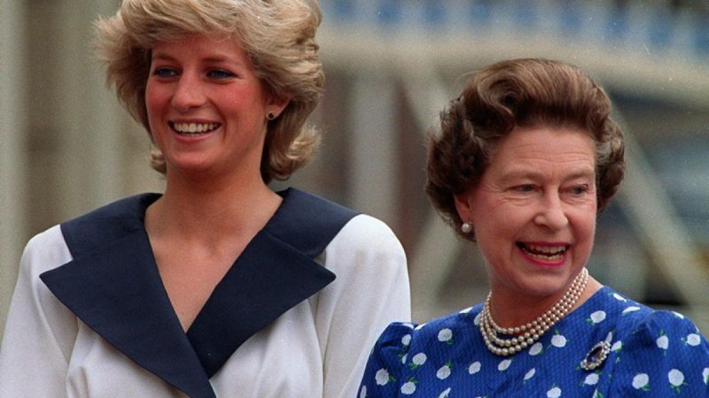 Cele mai urâte momente din viața Reginei Elisabeta. A făcut un gest îngrozitor la moartea prințesei Diana