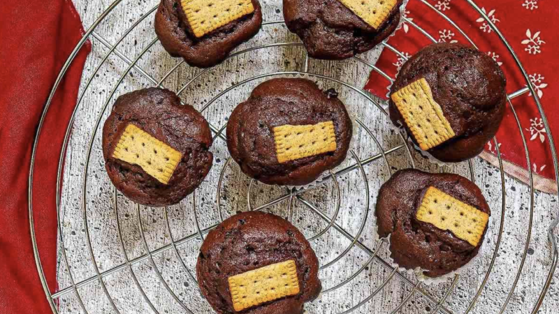 Rețetă – Brioșe de ciocolată cu biscuiți cu cereale