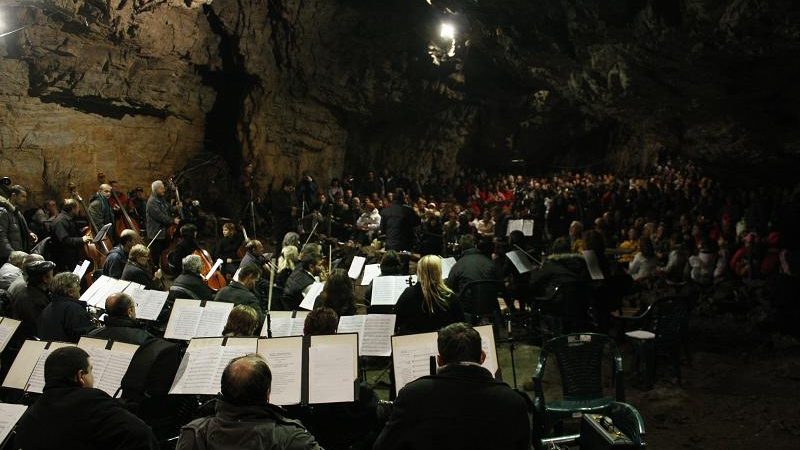 Concert simfonic în peșteră. Se așteaptă mii de oameni, printre lilieci