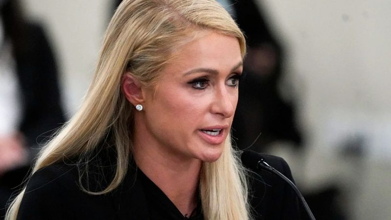 Paris Hilton a apelat la detectivii particulari ca să-i găsească câinele pierdut. A contactat și clarvăzători, oferă și recompensă