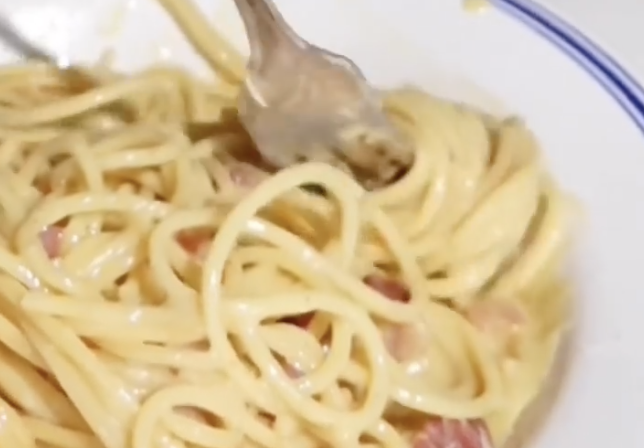 Spaghetti alla carbonara – o rețetă un pic modificată
