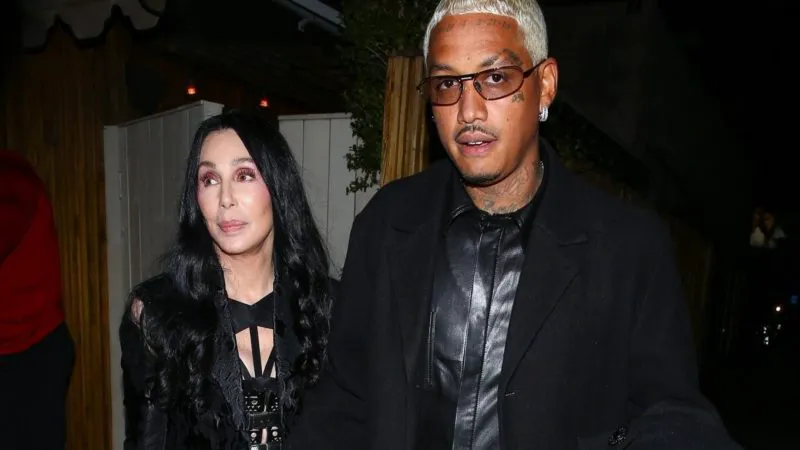 Cher, vedetă la nunta fiului ei. Surpriza de pe degetul artistei a șocat pe toată lumea