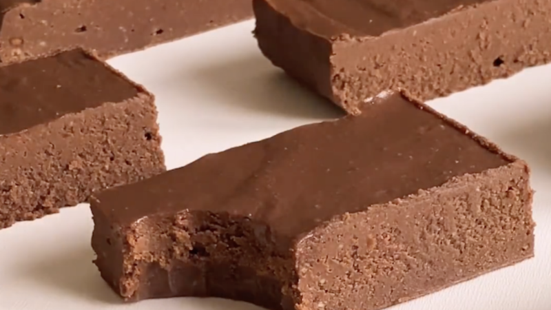 Super rețetă: Ciocolata de casă vegană și fără gluten