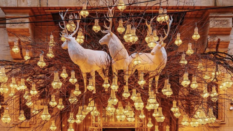 E cea mai frumoasă decorațiune de Crăciun din România! Locul unde e amplasată are o poveste extraordinară