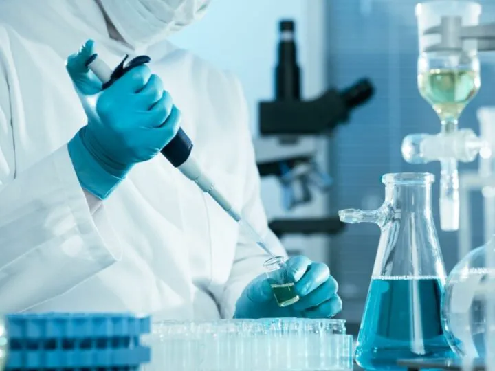 O doctoriță și-a tratat singură cancerul cu o metodă controversată. Rezultatul a șocat lumea medicală