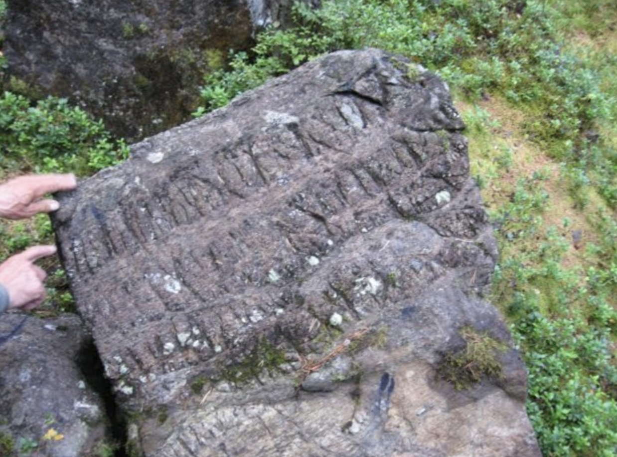 Descoperire șocantă. Ce au scris oamenii, în urmă cu 2000 de ani, pe pietrele din munții Transilvaniei: „O vei chema în casa ta…”