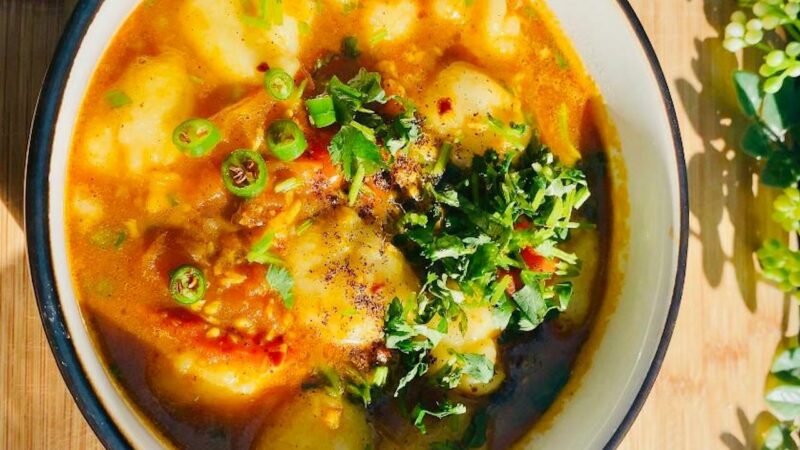 Alternativă la tradiționalul papricaș – supă nepaleză de cartofi
