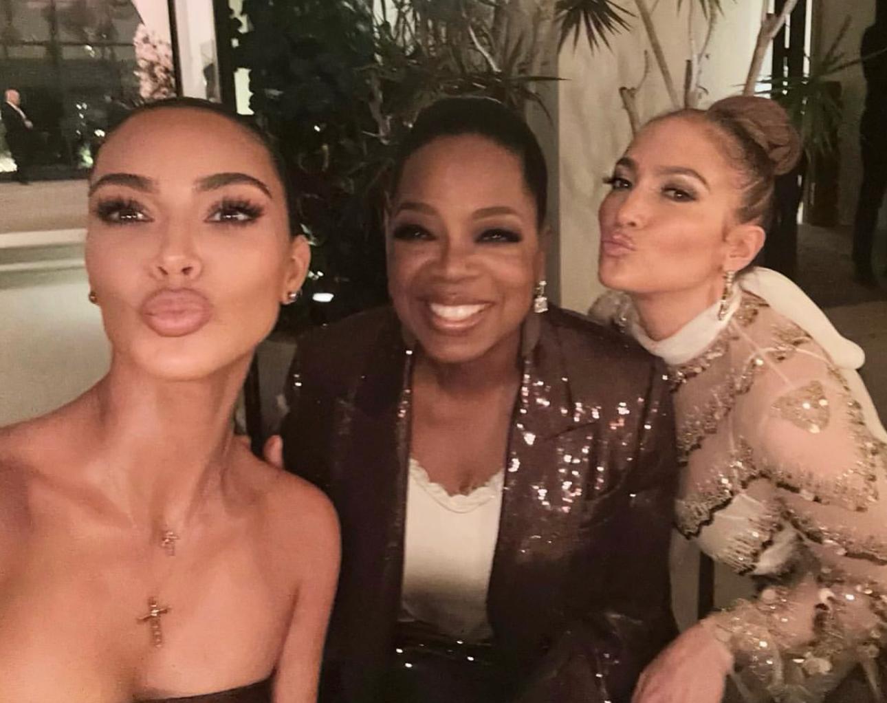Selfie-ul momentului. Oprah, Kim Kardashian și Jennifer Lopez reunite de prietena lor cea mai bună: o româncă – Exclusiv