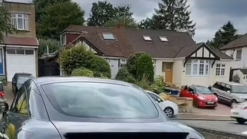 Imagini halucinante cu un șofer român care s-a filmat înainte de a ucide o bătrână din Anglia pentru a deveni milionar