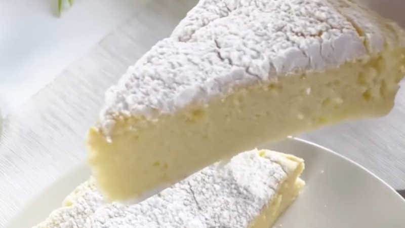 Prăjitură moale cu iaurt, o rețetă extrem de simplă