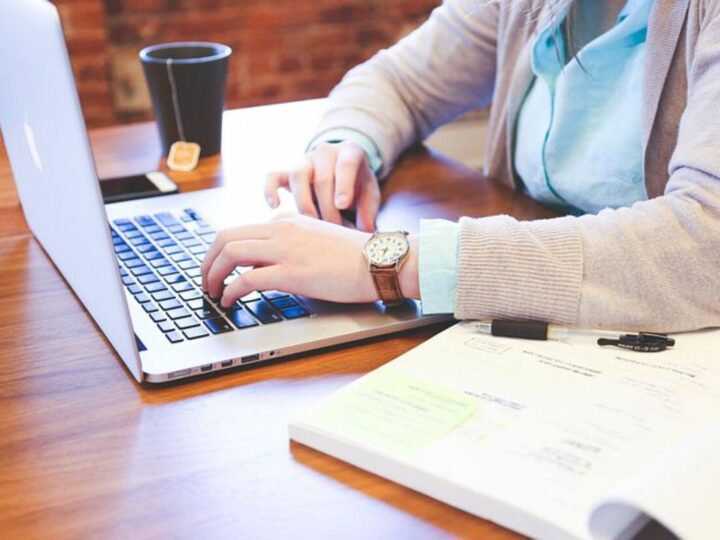Dacă nu vreți să rămâneți fără bani, informați-vă cum să faceți cumpărături online! Citiți ce au pățit niște tineri care au vrut parfumuri!