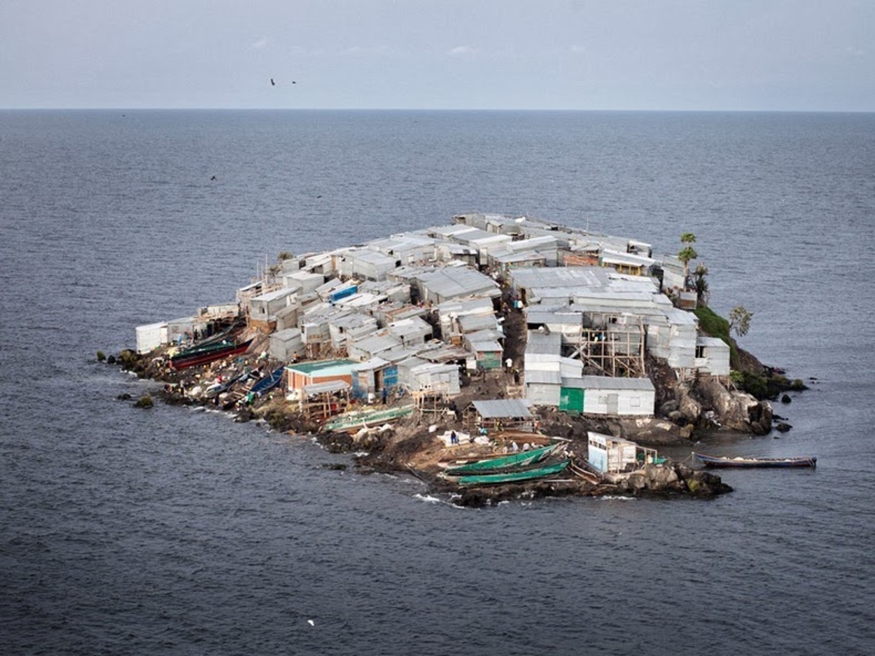 Care este cea mai aglomerată insulă din lume și de ce se înghesuie oamenii aici