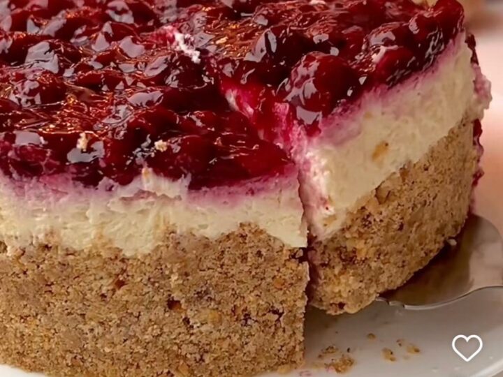 Când ți-e poftă de dulce și vrei ceva rapid, încearcă o rețetă de cheesecake delicios, fără coacere și gelatină