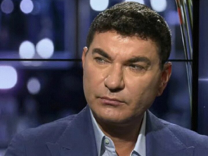 Milionarul Cristi Borcea, pus să măture după jandarm. „Sunt specialist la dat cu mopul și la spălat farfurii”