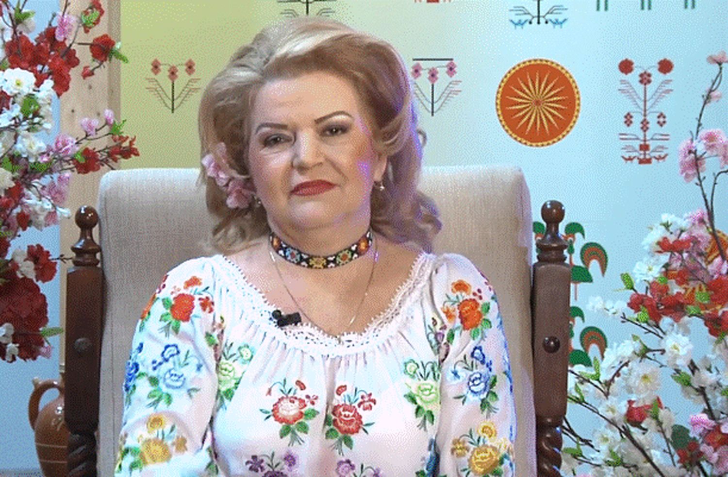 Maria Cârneci vorbește despre chestii delicate legate de nora sa, dar și despre ce se întâmplă la ei în casă când ea pleacă la cântări