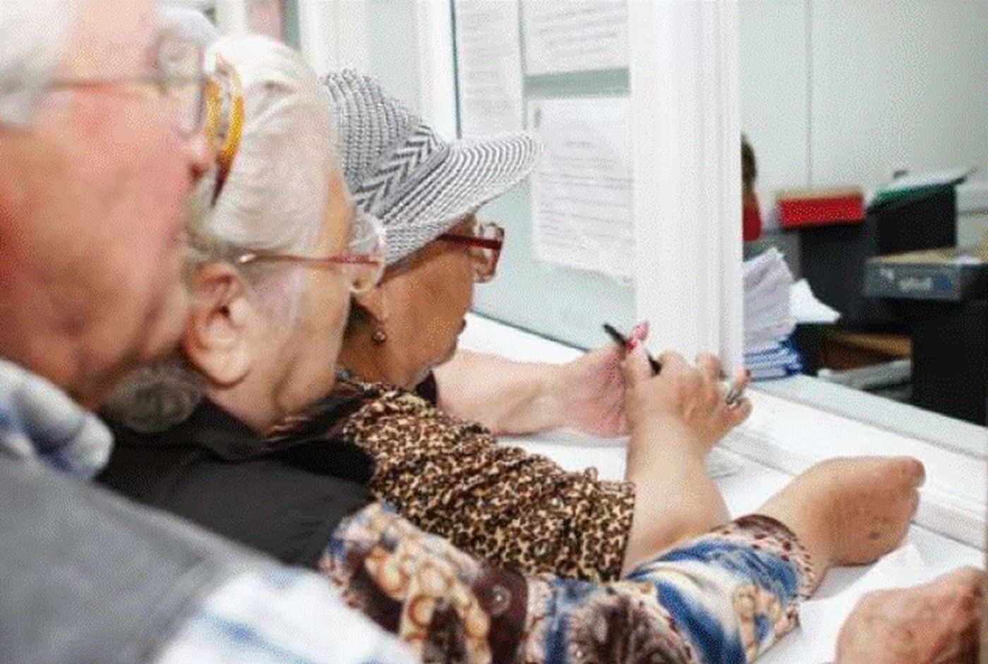 Cum și cât câștigă statul din pensiile românilor