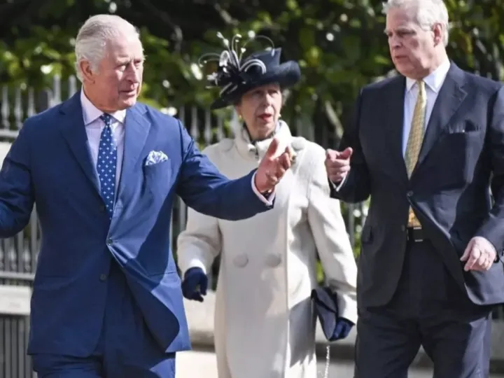 Prințul Andrew nu mai există pentru fratele său, Regele Charles. Coșmarul Reginei Elisabeta a devenit realitate