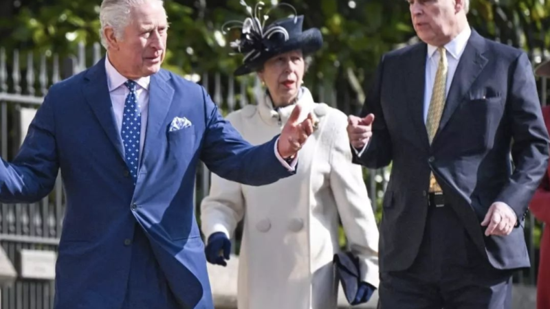 Prințul Andrew nu mai există pentru fratele său, Regele Charles. Coșmarul Reginei Elisabeta a devenit realitate