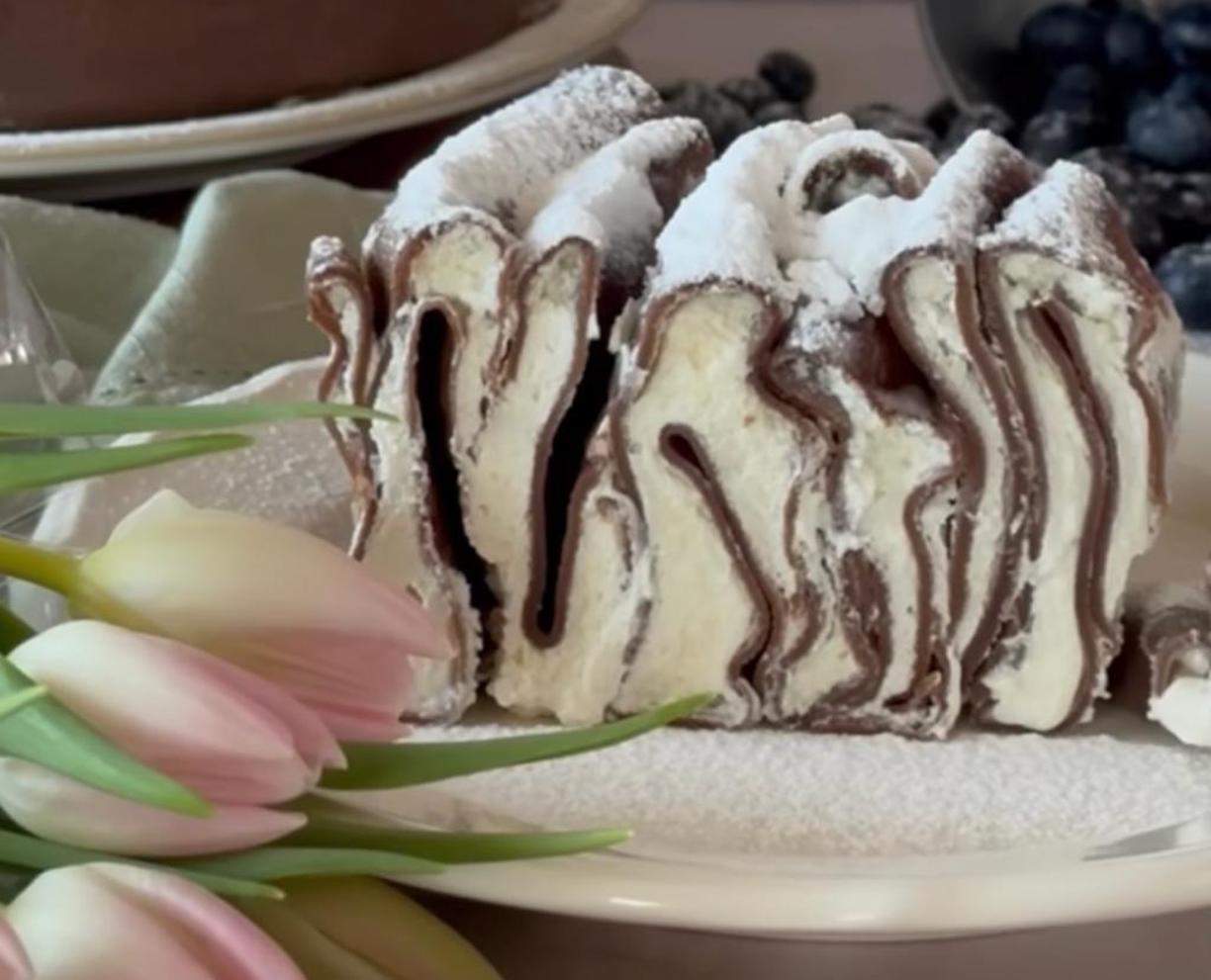 Nu v-ați imaginat că se poate așa ceva: tort dantelă din clătite de ciocolată