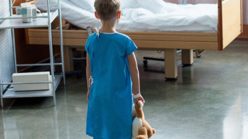 Ucrainenii aduc sute de copii, pe brațe, în spitalele românești. Dezvăluirile șocante ale medicilor
