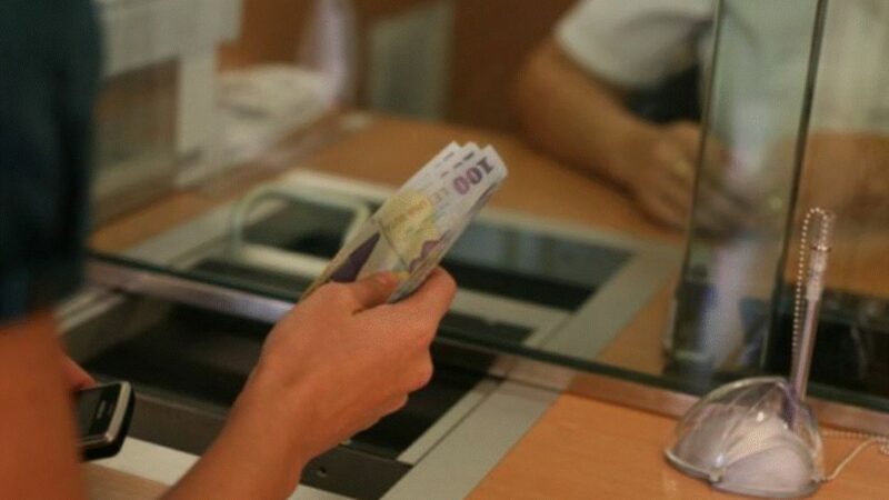 Ce bani li se ia românilor din venit, dacă Guvernul aplică indicațiile Băncii Mondiale