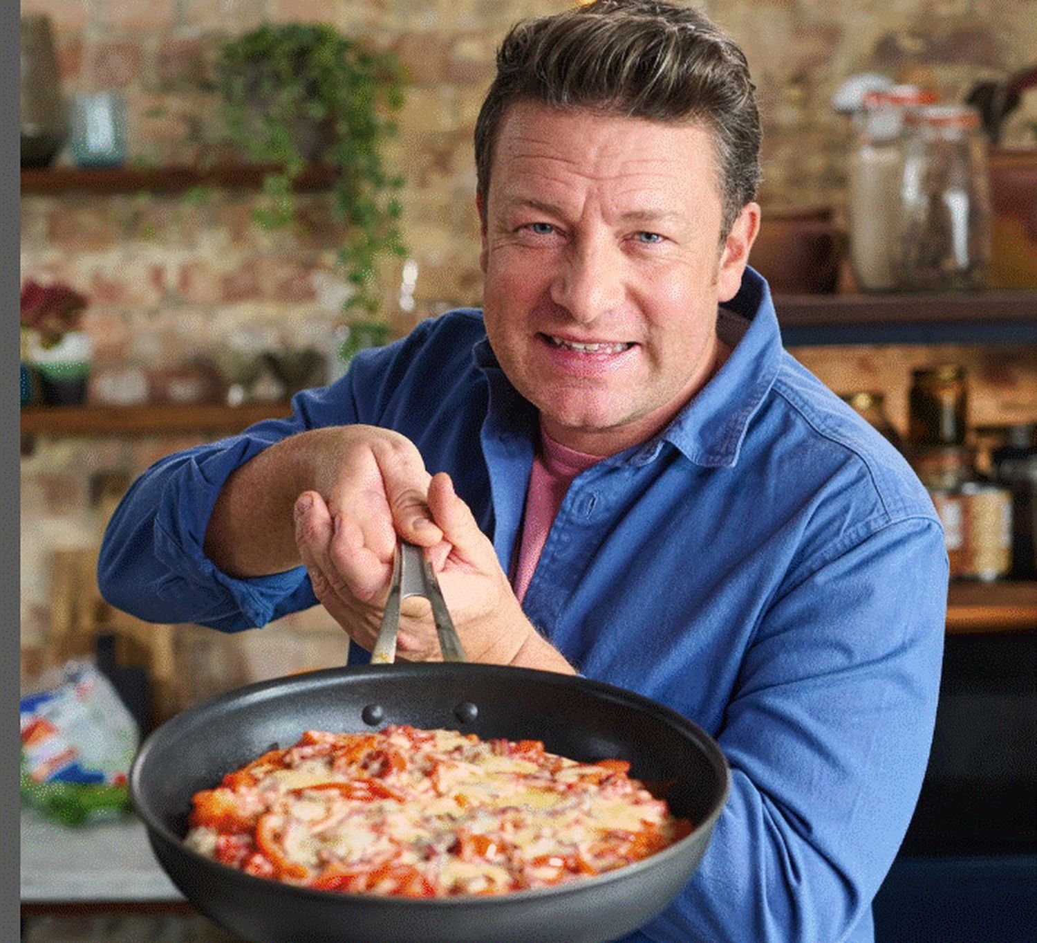 Jamie Oliver, mai îndrăgostit ca niciodată. Celebrul bucătar a spus „Da” pentru a doua oară, în Maldive