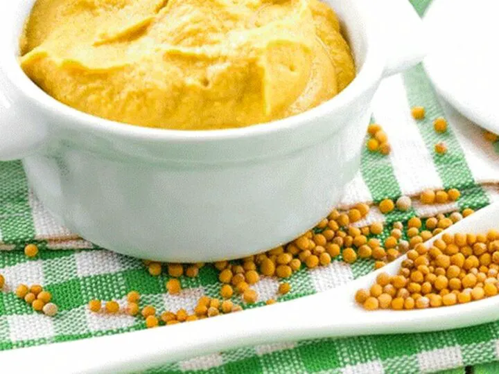 Muștar de casă, simplu de preparat și aromat. Rețeta cu doar câteva ingrediente „curate”