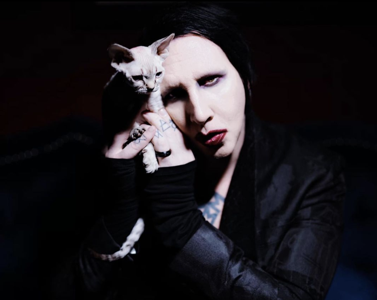 Marilyn Manson o comite din nou. Iată ce face după ce a fost acuzat de femeile pe care le-a abuzat