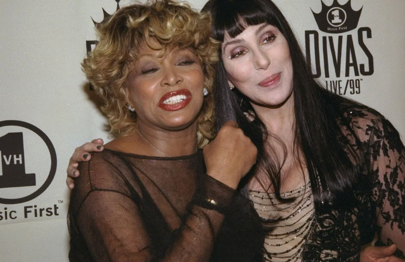 Ultima întâlnire dintre Cher și Tina Turner. Ce cadou i-a făcut regina rock&roll