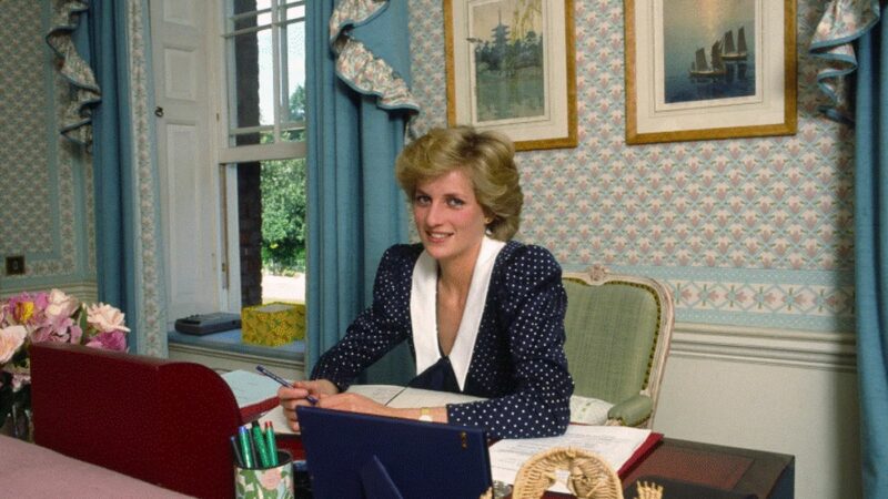 Au fost scoase la licitație două scrisori „obraznice” pe care Lady Diana i le-a trimis regelui Greciei. Care este prețul de pornire