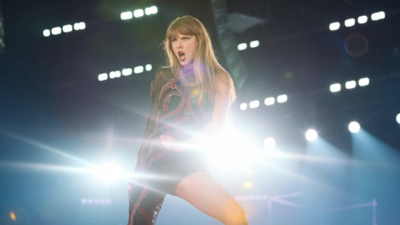Taylor Swift, cea mai în vogă vedetă din muzică, dă detalii despre speculația că ar fi avut relații cu femei