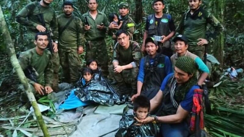 Bunica le cânta din avioane celor 4 copii pierduți în junglă. Salvatorii i-au găsit vii, după 40 de zile de la prăbușirea aeronavei