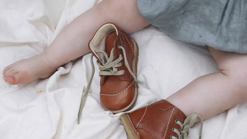 Ce pantofi să alegeți pentru cei mici pentru a avea un mers sănătos. Cum să îi încălțați vara