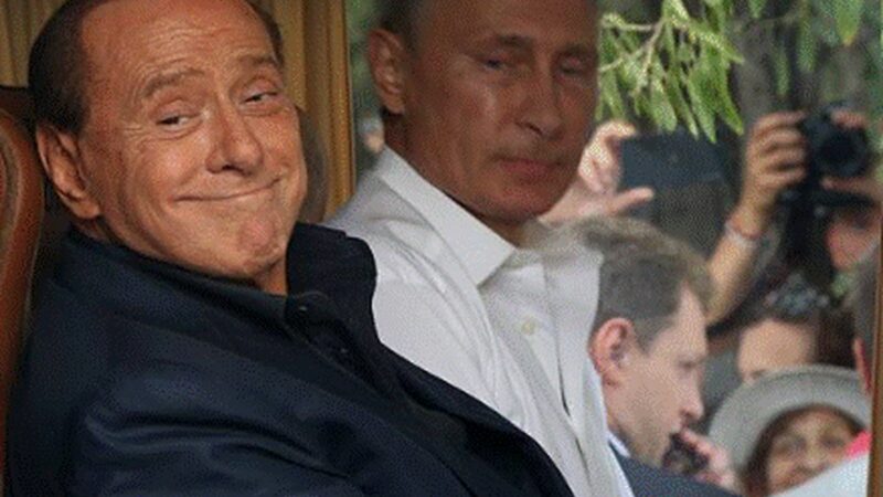 Amintiri despre relația lui Silvio Berlusconi cu Vladimir Putin. Cum au băut un vin vechi de 240 de ani