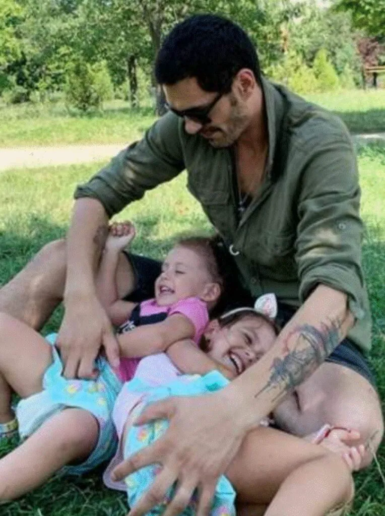 George Burcea și-a șters fiicele de pe piele. Avea un tatuaj cu ele când erau mici – Foto