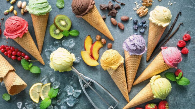 Înghețata, între deliciu și pericol pentru sănătate. Ce boli poate provoca în toiul verii