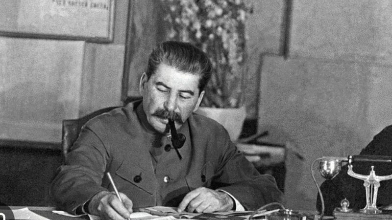 Stalin, omul mic cu idei mari. A avut dictatorul o viziune despre Planeta maimuțelor? Lucruri neștiute despre liderul rus