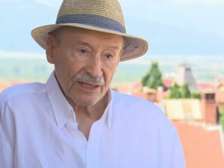 Unde era Victor Rebengiuc în timp ce Poliția făcea percheziții la cei care l-au amenințat. Unul dintre suspecți, pus sub control judiciar