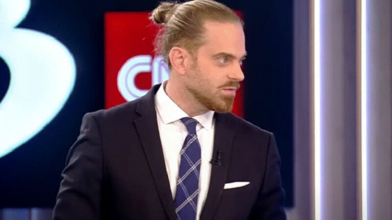 În plină campanie, politicianul a anunțat sarcina nevestei. Urmează al treilea copil