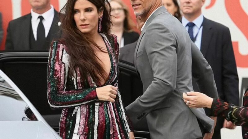 Sandra Bullock, gest impresionant pentru iubitul pe care l-a pierdut recent. Dar și pentru fiica acestuia