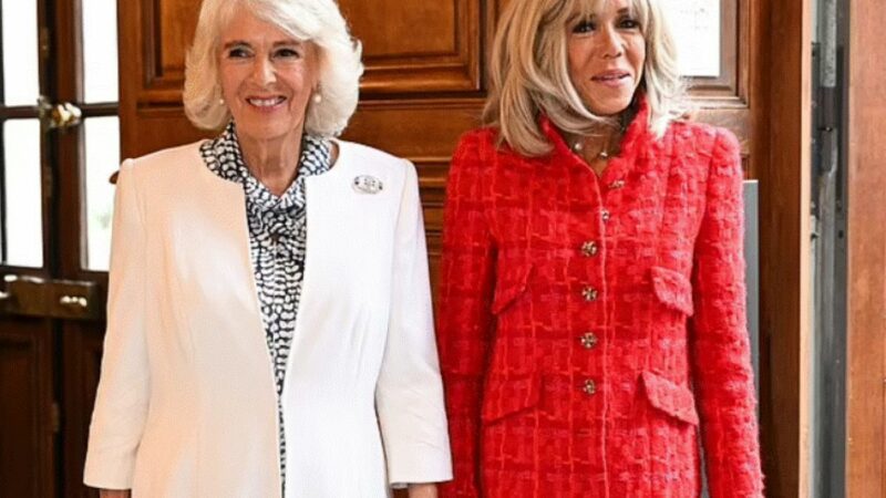 Momente amuzante între Camilla și Brigitte Macron. Regina a jucat tenis de masă cu Prima Doamnă a Franței