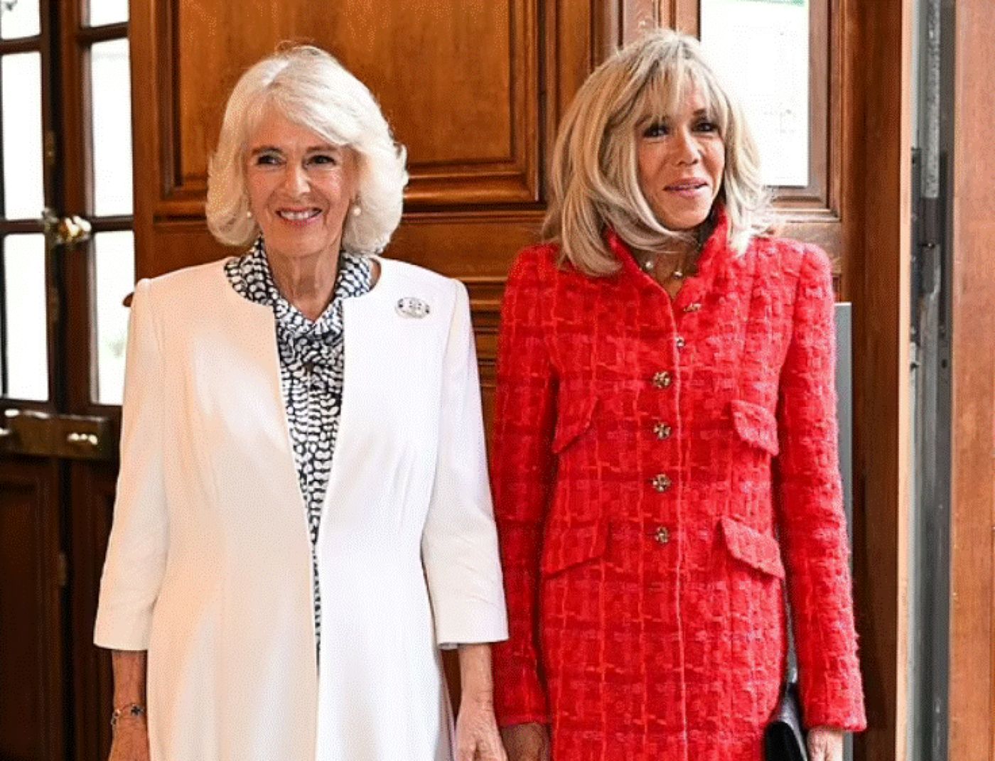 Momente amuzante între Camilla și Brigitte Macron. Regina a jucat tenis de masă cu Prima Doamnă a Franței