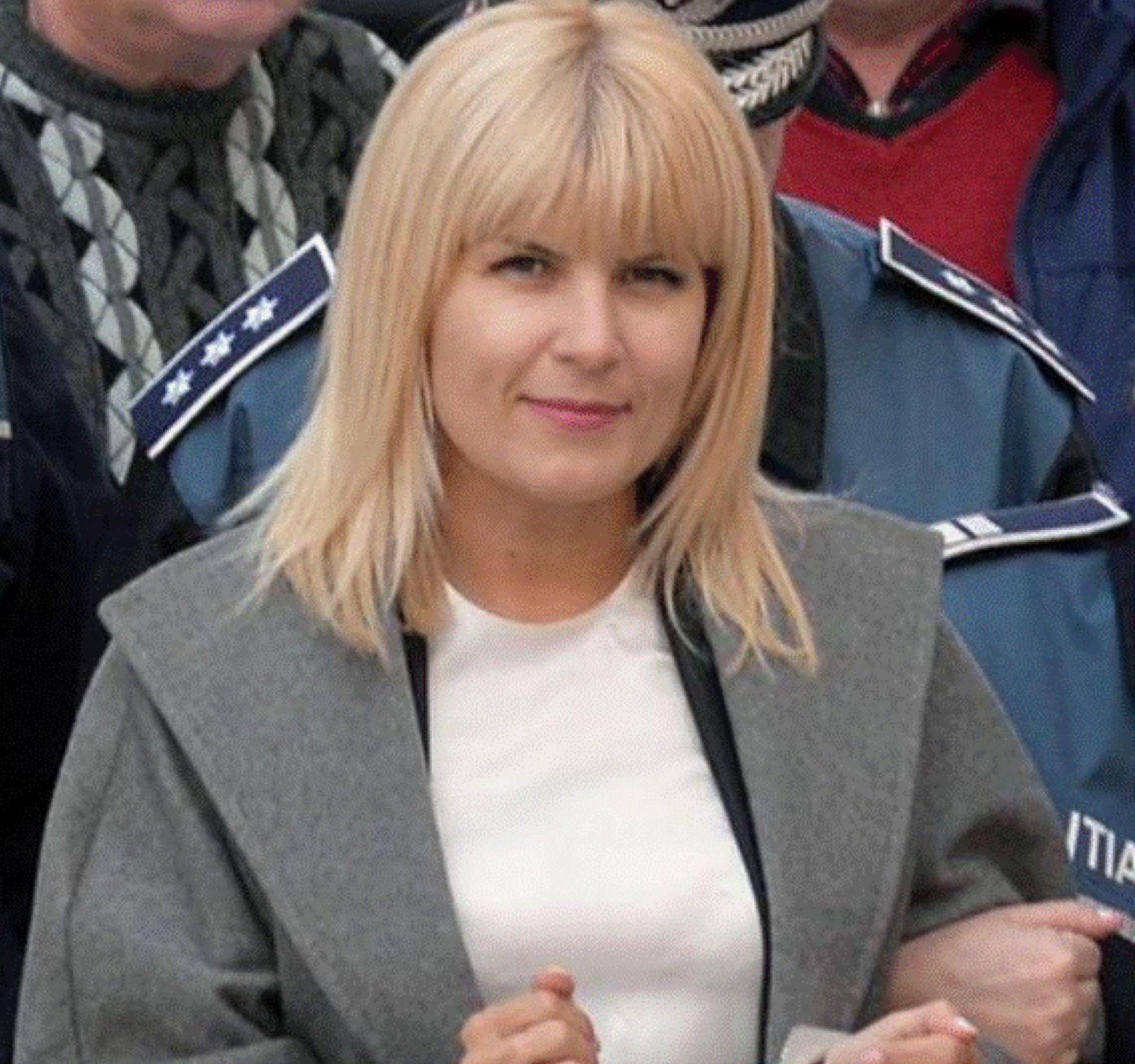 Elena Udrea, vizitată în pușcărie de micuța Eva. Cineva se încăpățânează să nu-i dea un drept legal